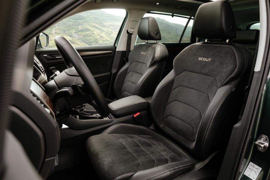 Интерьер Skoda Kodiaq Scout 2018 года  (CIS) (фото 15 из 40)